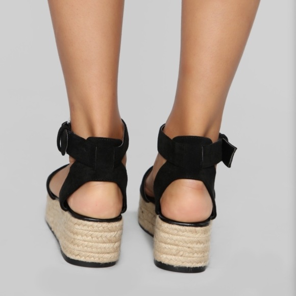 Black Shoes - Picture 5 of 6